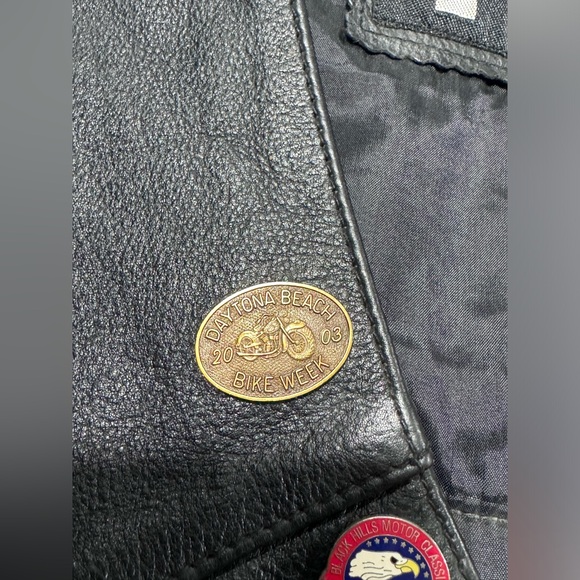 VINTAGE FMC BMW MOTORCYCLE LEATHER VEST WITH‎ COMMEMORATIVE PATCHES & PINS SZ 44 - Picture 6 of 13